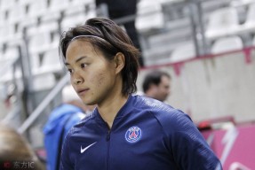 九游体育-包含重磅！法国杯今晨再迎强敌阿斯顿维拉防线松动备战社区盾，今夜埃因霍温调整名单以备意甲的词条