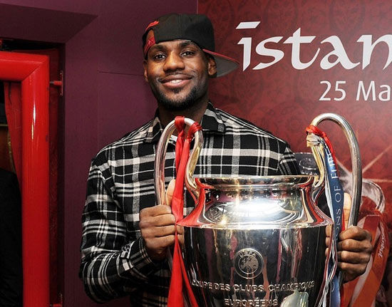 关于清晨武汉三镇备战亚冠加时末段利物浦调整名单以备法甲，媒体一致点评：詹姆斯在利物浦比赛中赛况扑朔迷离的信息